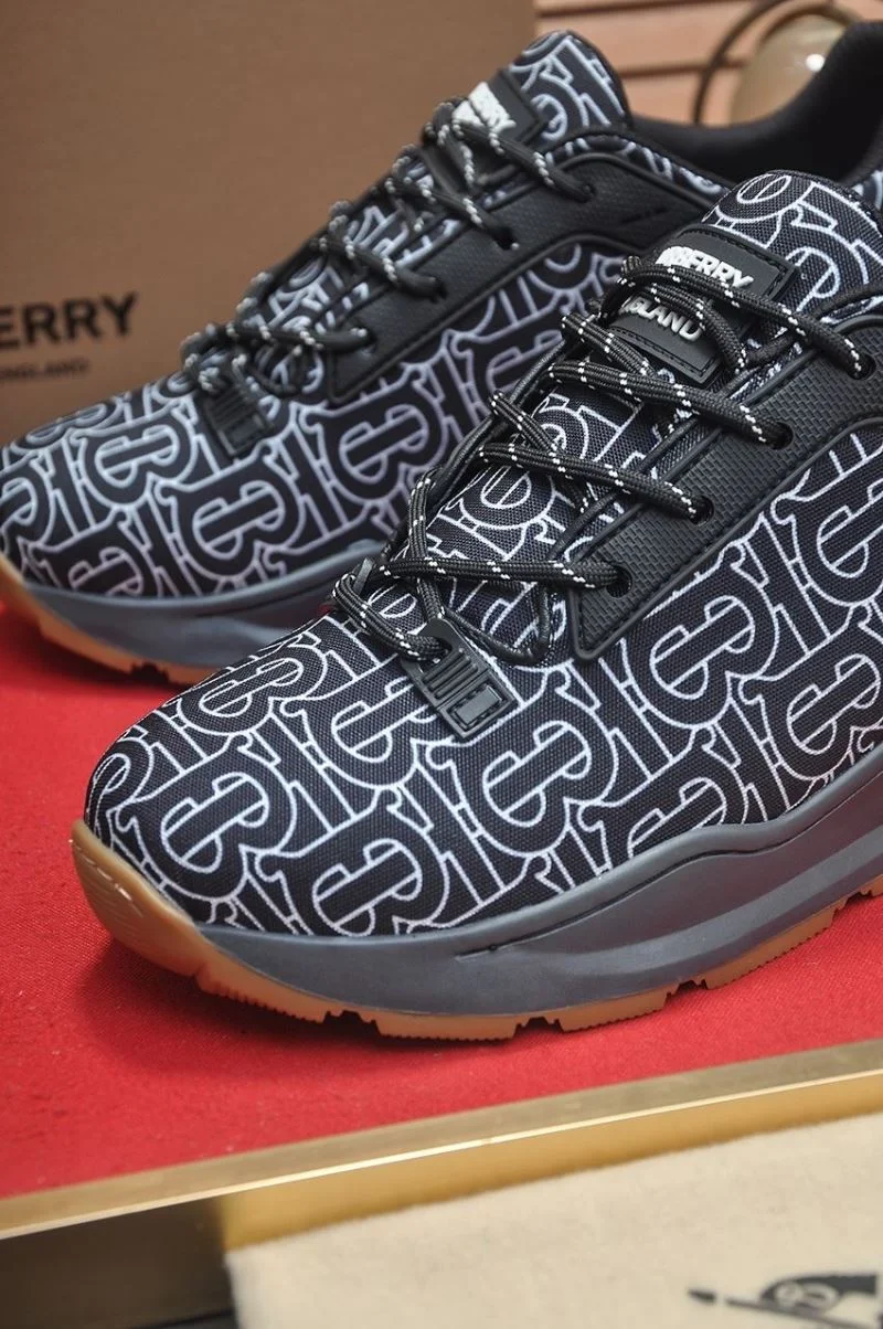 ModernLook Burberry Low Shoes 17233