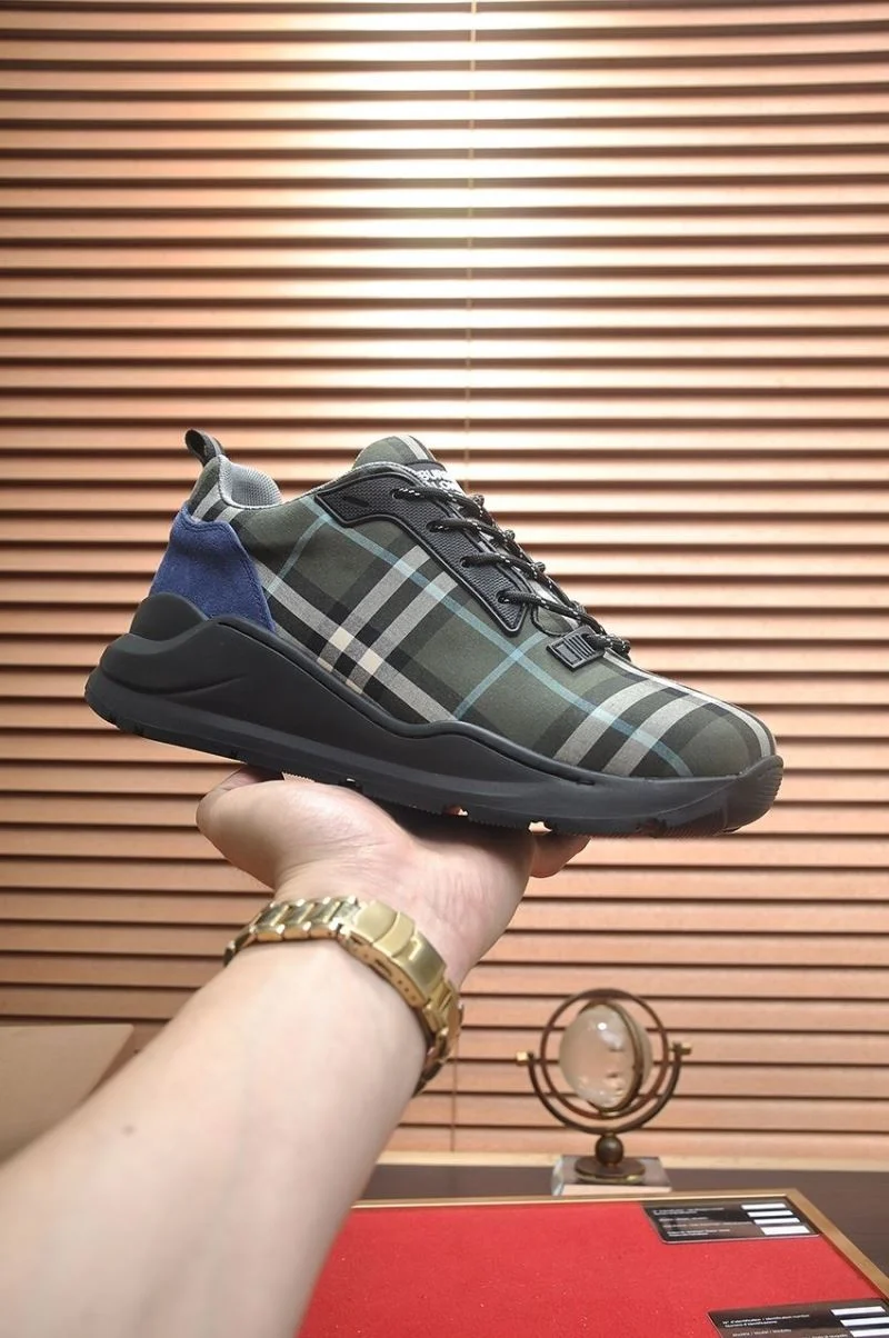 Burberry Low Shoes Sleek 17163