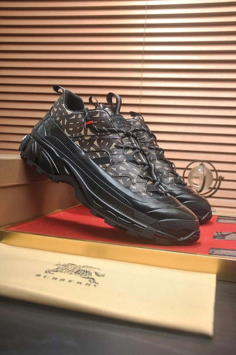 TravelReady Burberry Low Shoes 17212