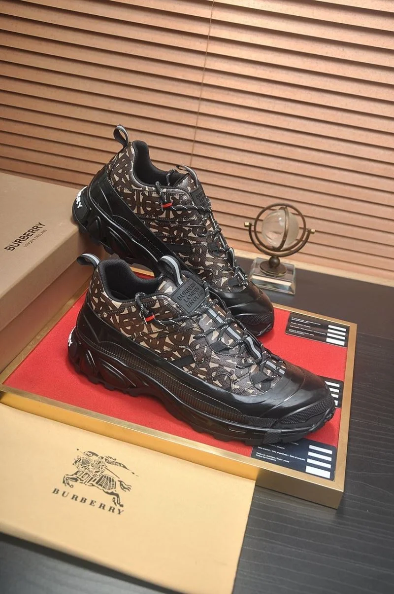 TravelReady Burberry Low Shoes 17212