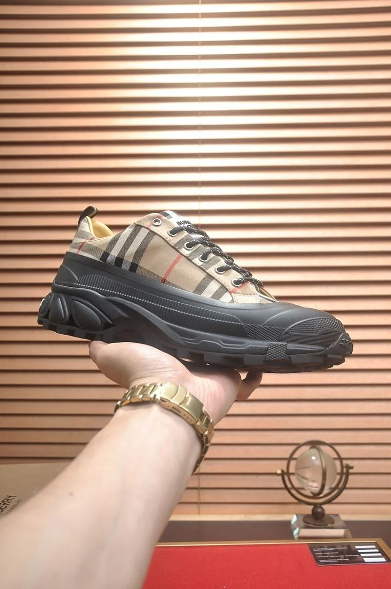 Burberry Low Shoes QuickDry 17156