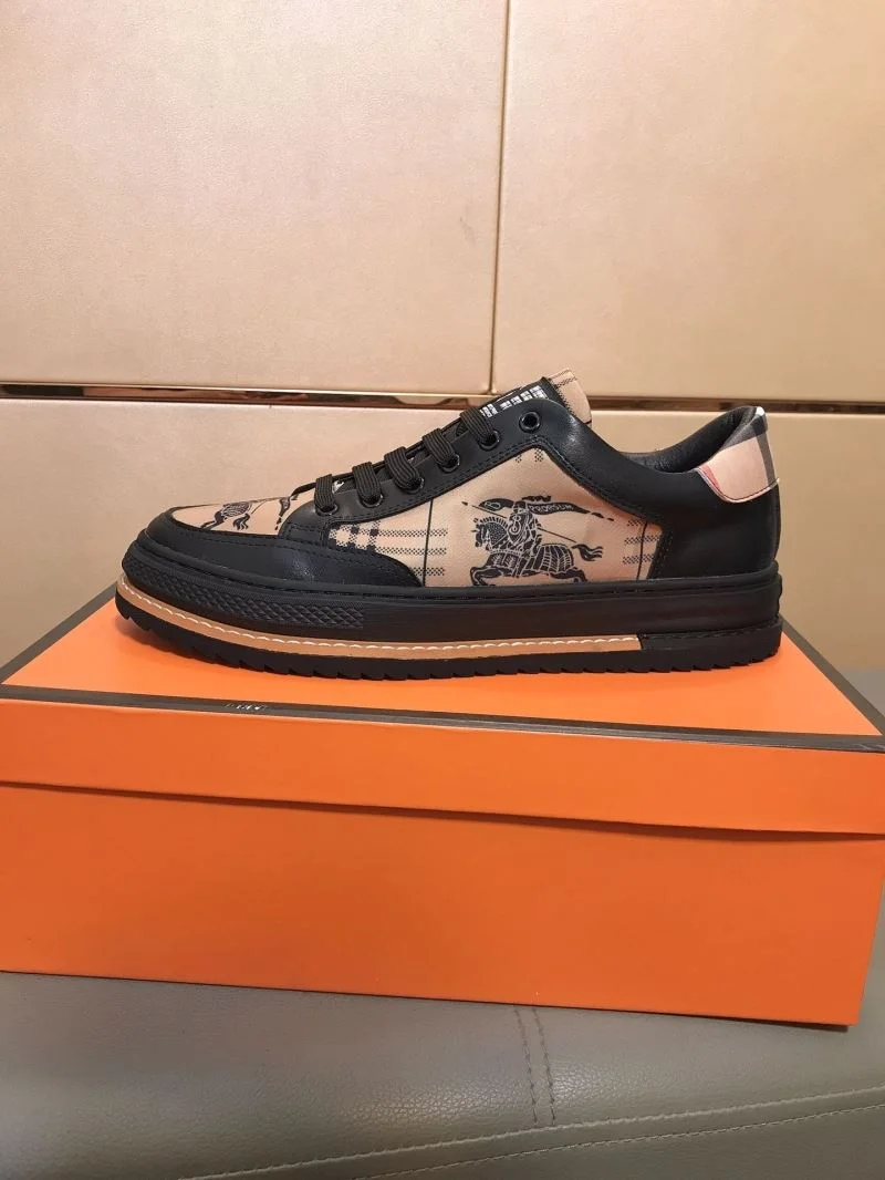 Versatile Burberry Low Shoes 17143