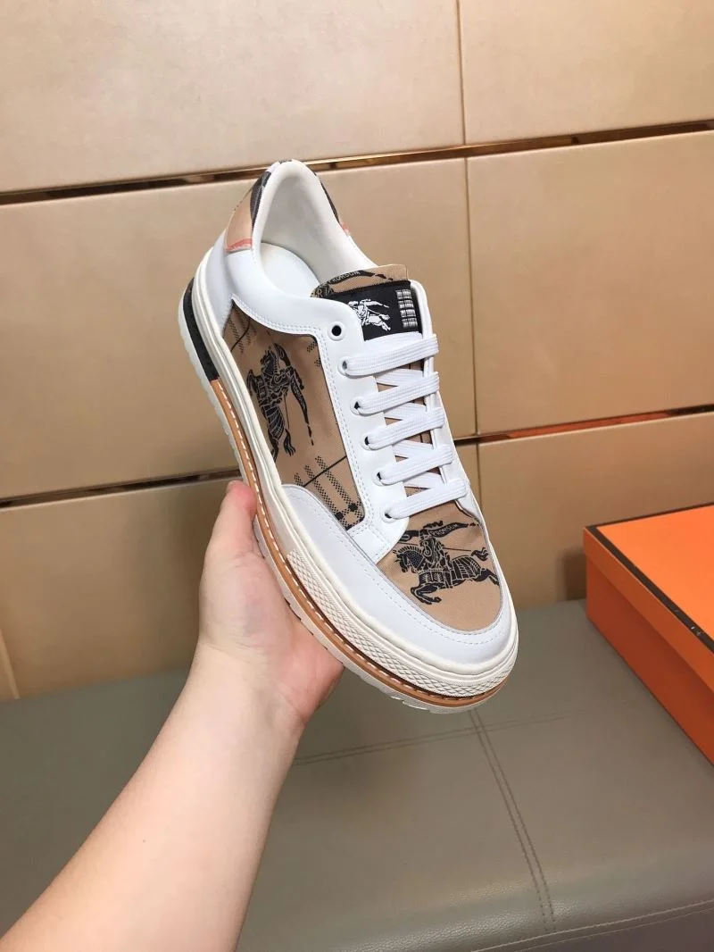 Burberry Low Shoes Sophisticated 17154