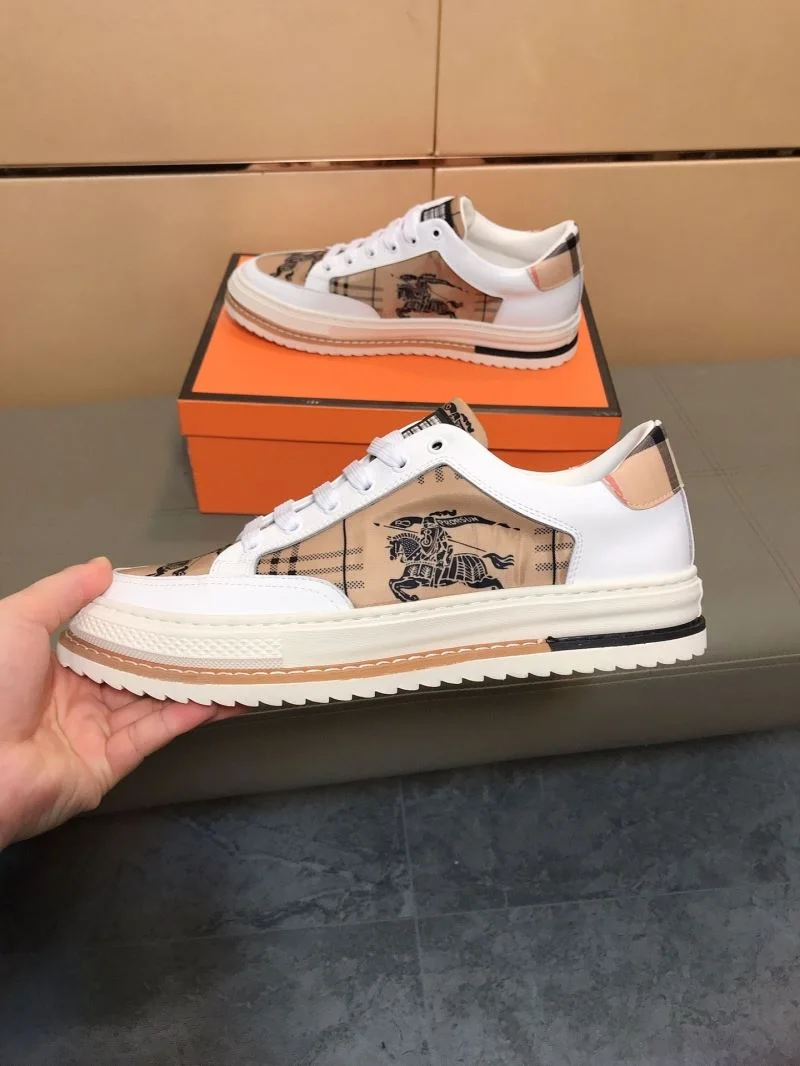 Burberry Low Shoes Sophisticated 17154