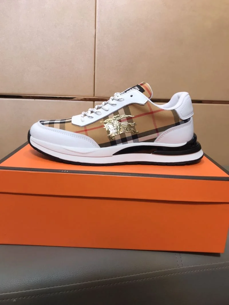 Burberry Low Shoes EyeCatching 17158