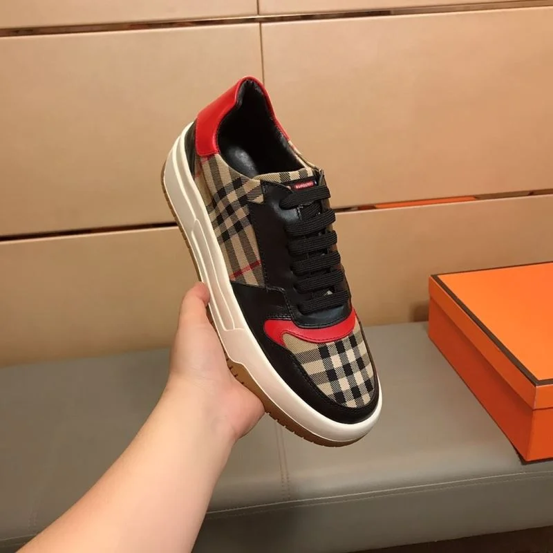 Sporty Burberry Low Shoes 17151