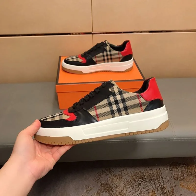 Sporty Burberry Low Shoes 17151