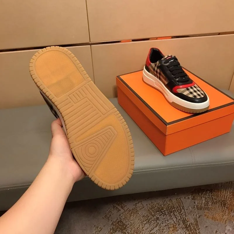 Sporty Burberry Low Shoes 17151