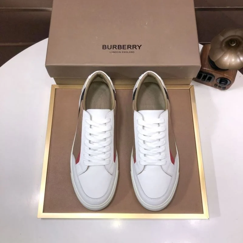 Burberry Low Shoes UrbanStyle 17196