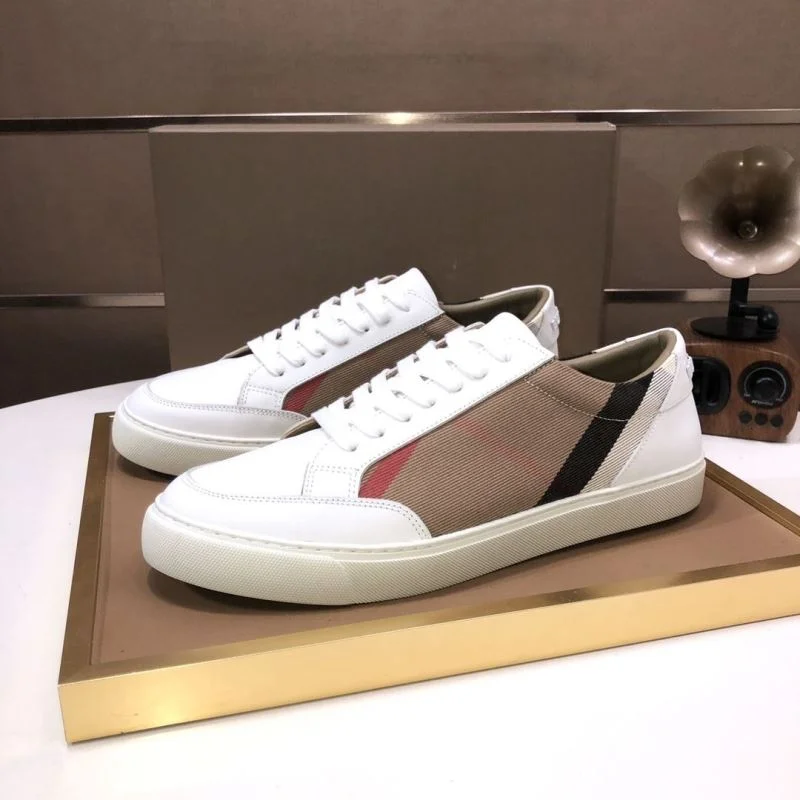 Burberry Low Shoes UrbanStyle 17196