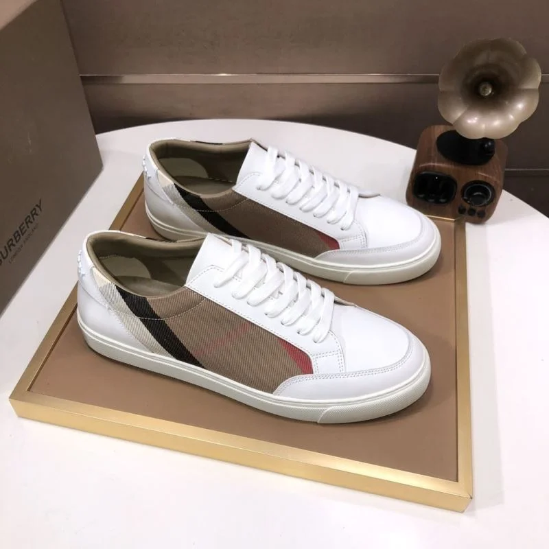 Burberry Low Shoes UrbanStyle 17196