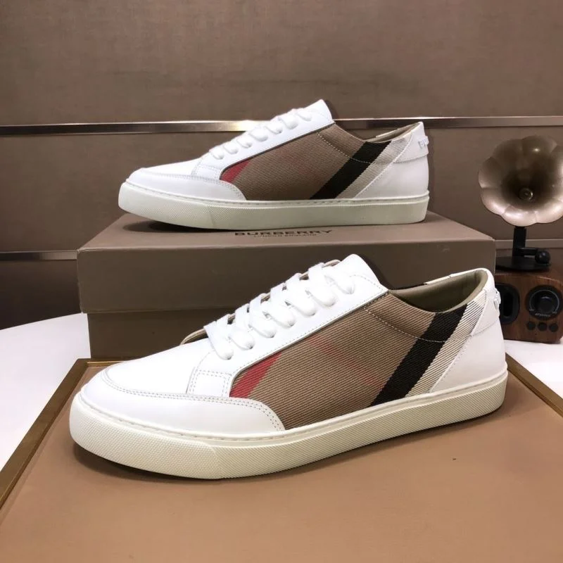 Burberry Low Shoes UrbanStyle 17196