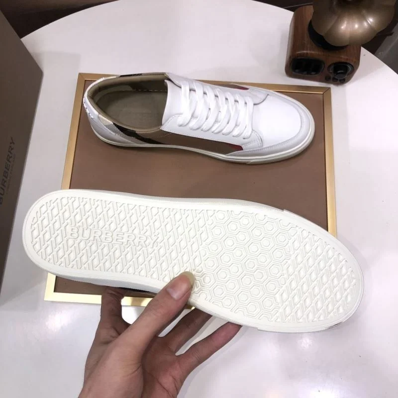 Burberry Low Shoes UrbanStyle 17196