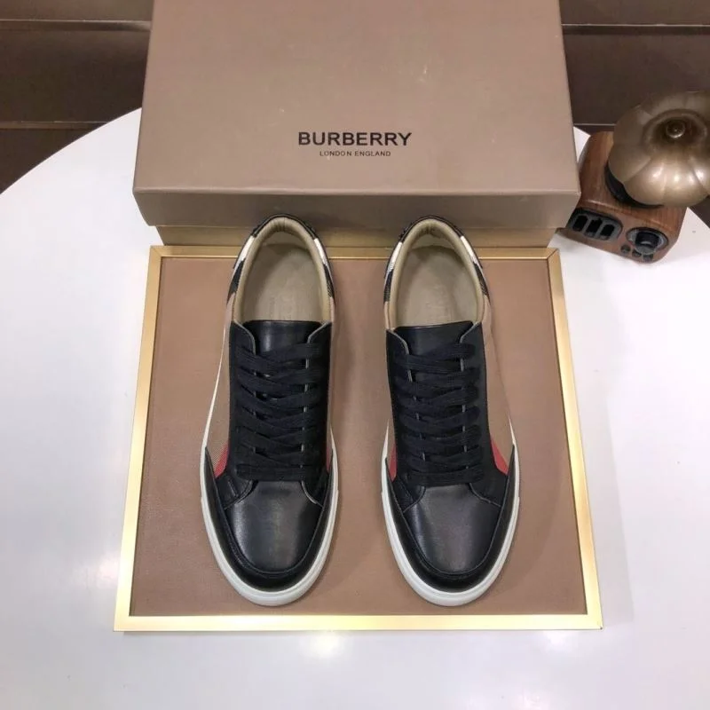 Burberry Low Shoes Stretchable 17140