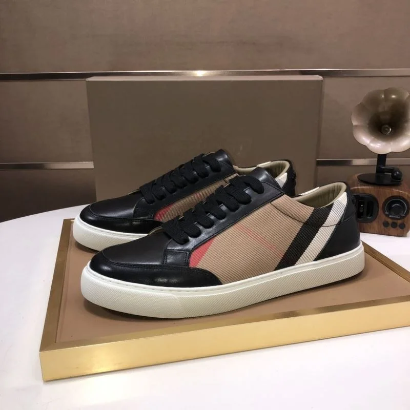 Burberry Low Shoes Stretchable 17140