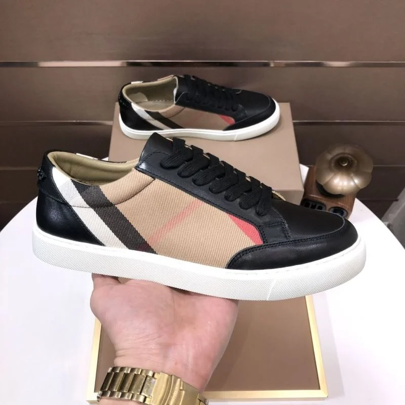Burberry Low Shoes Stretchable 17140