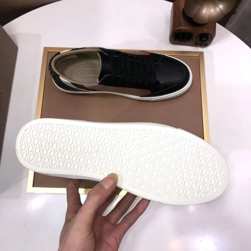 Burberry Low Shoes Stretchable 17140