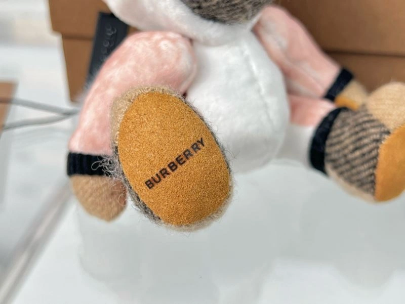 WellDesigned Burberry Ornaments 270353