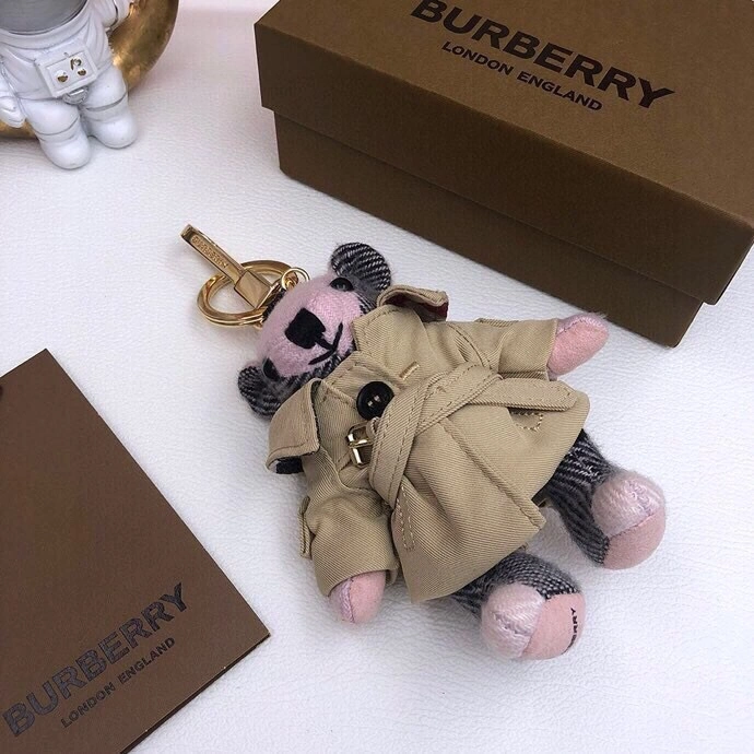Supportive Burberry Ornaments 270363