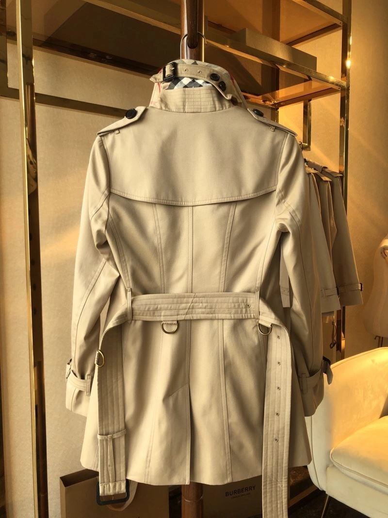 Burberry Outwear Unique 104677