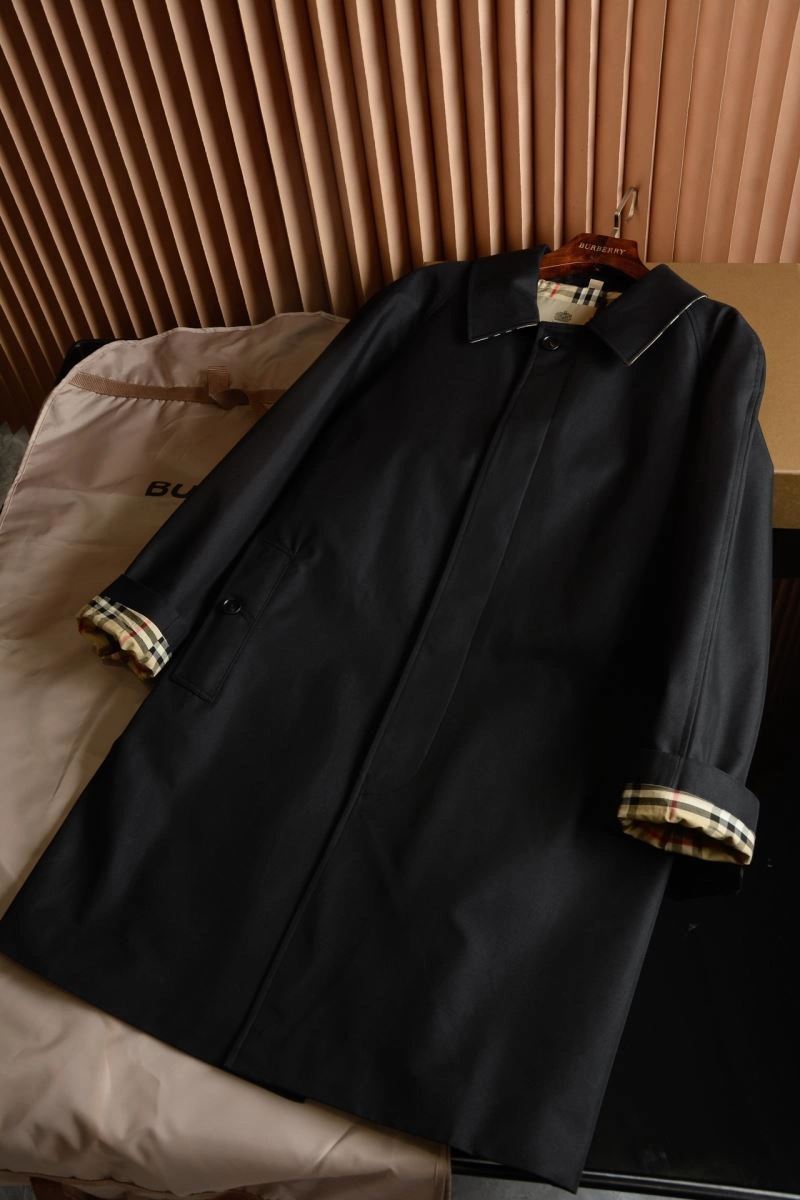 Unisex Burberry Outwear 104638