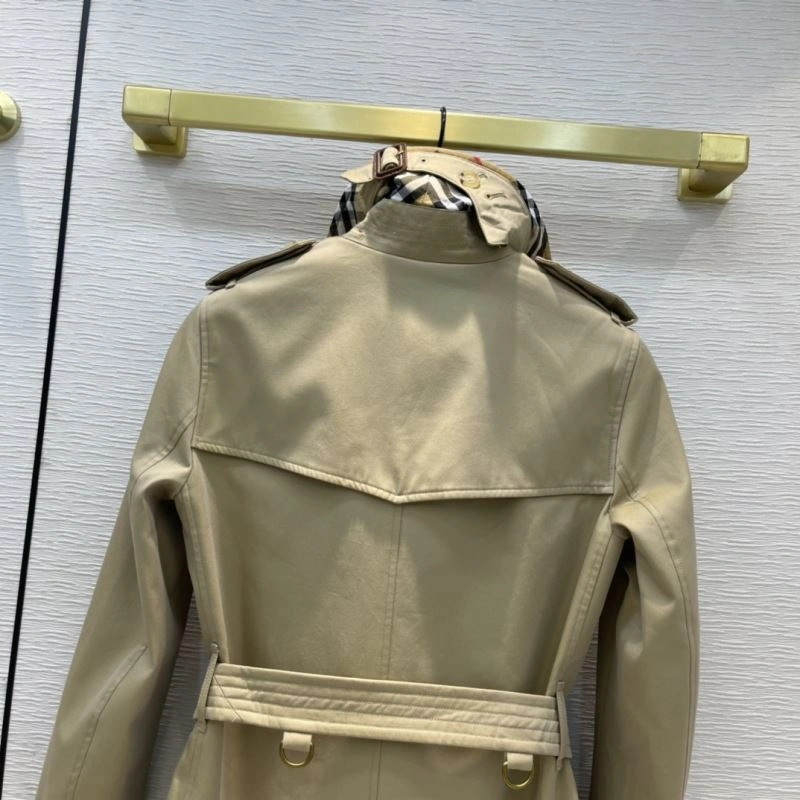 Elegant Burberry Outwear 104605