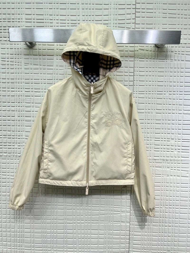Bright Burberry Outwear 104587