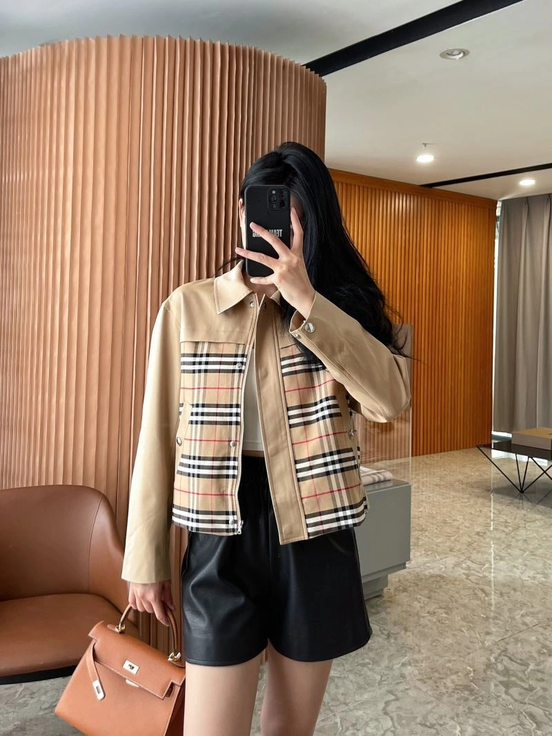 Burberry Outwear Stretchable 104574