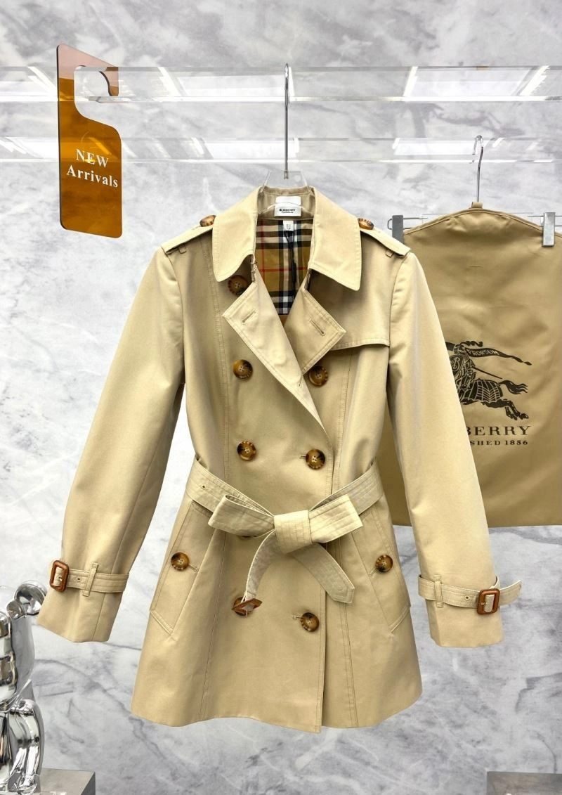 Burberry Outwear Chic 104541