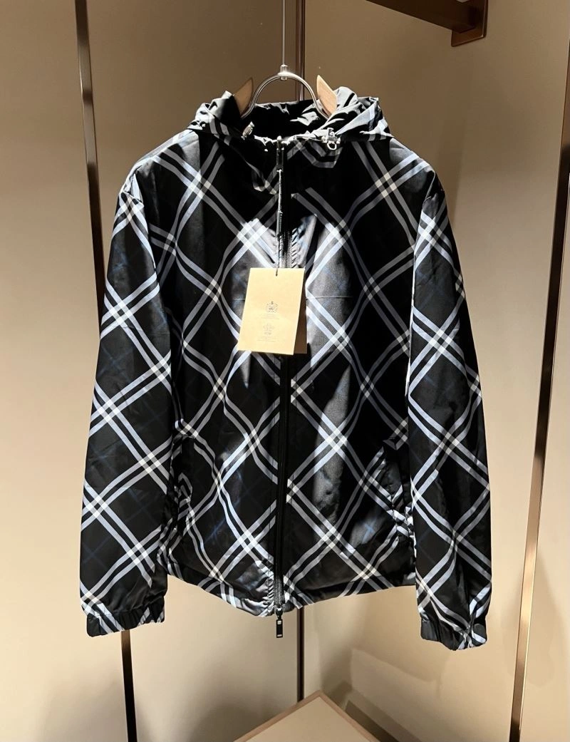 WaterResistant Burberry Outwear 104584