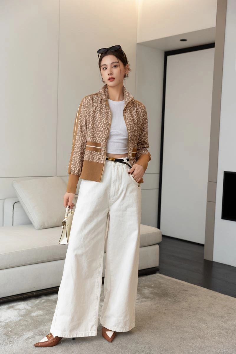 Bright Burberry Outwear 104526