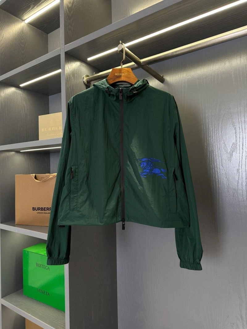 Burberry Outwear Unique 104495