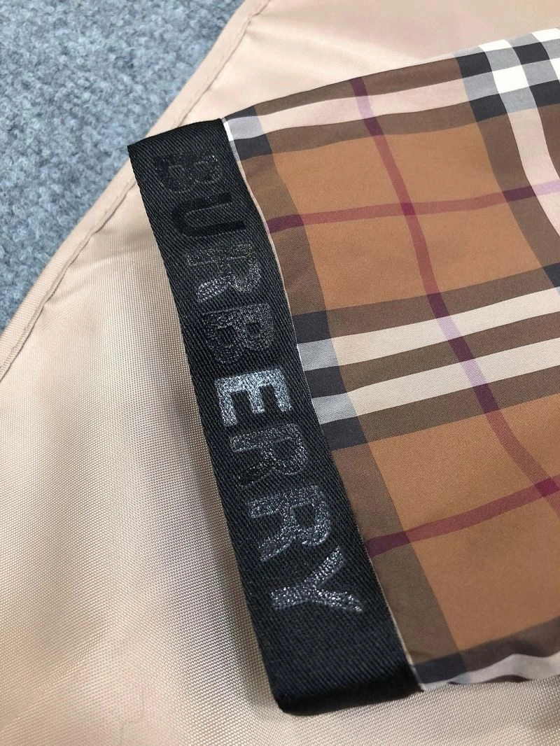 Fashionable Burberry Outwear 104456