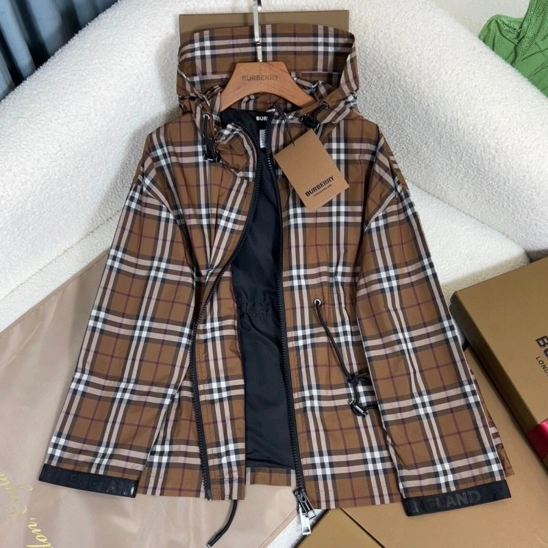 Fashionable Burberry Outwear 104456