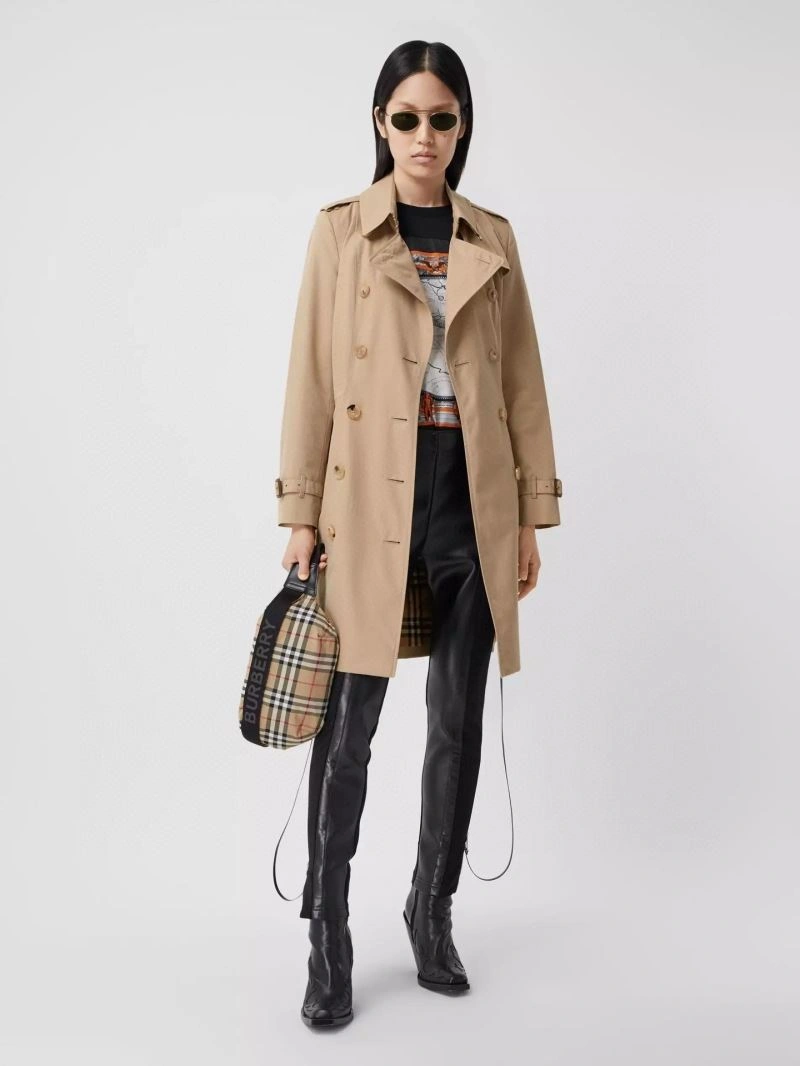 Burberry Outwear Compact 104436