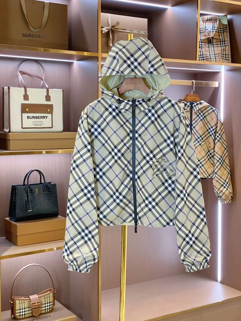 Upgraded Burberry Outwear 104483
