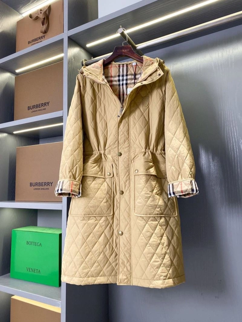 Sporty Burberry Outwear 104404