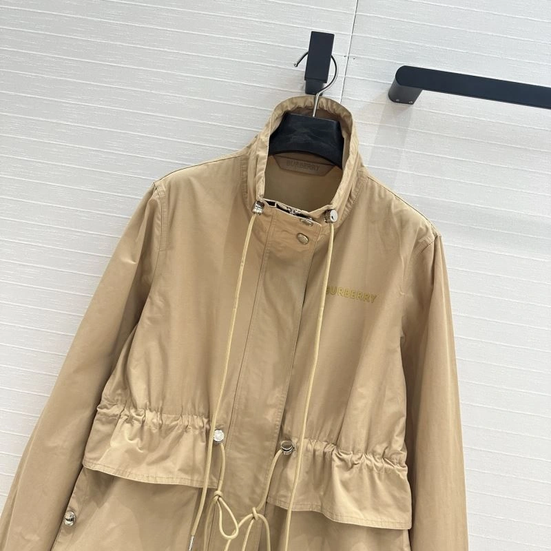 Burberry Outwear Sporty 104398