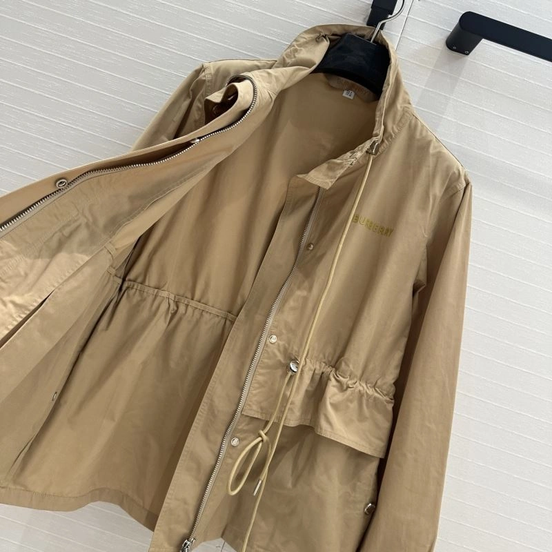 Burberry Outwear Sporty 104398