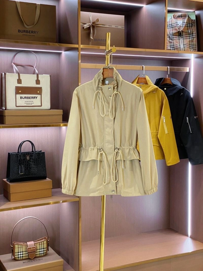 Contemporary Burberry Outwear 104401