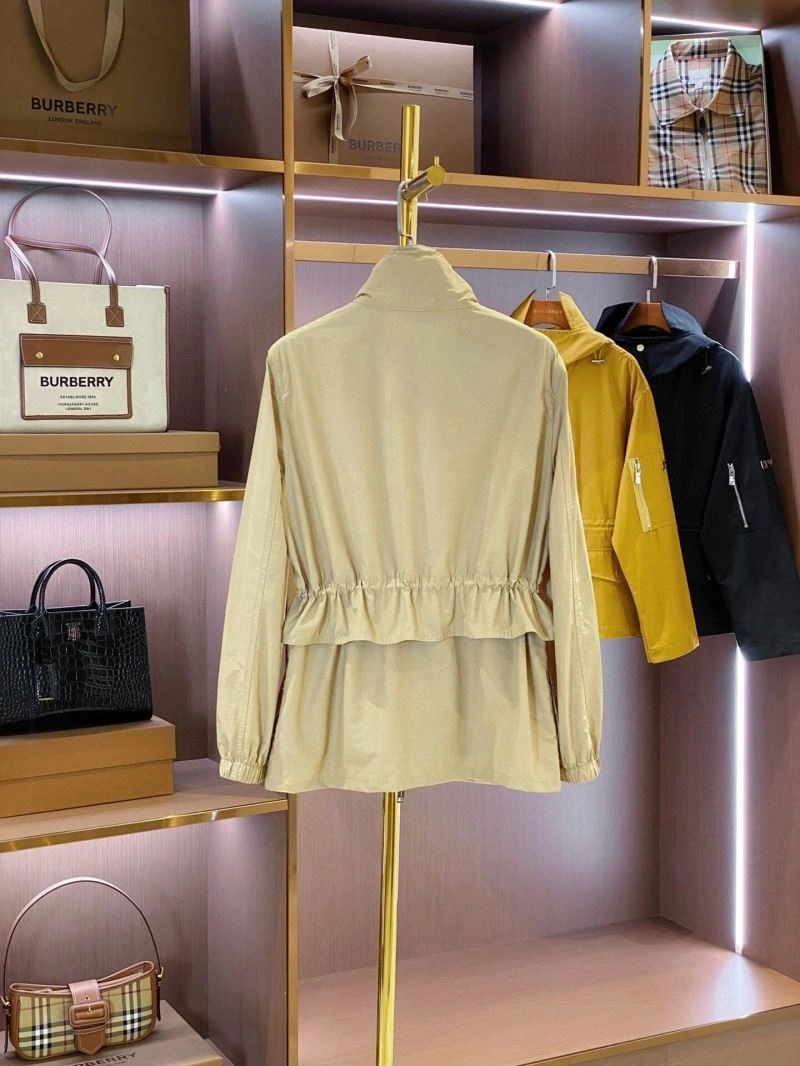 Contemporary Burberry Outwear 104401