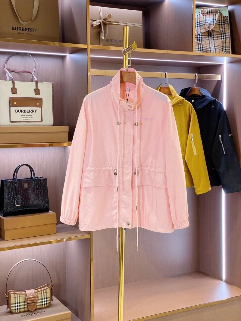 Contemporary Burberry Outwear 104401
