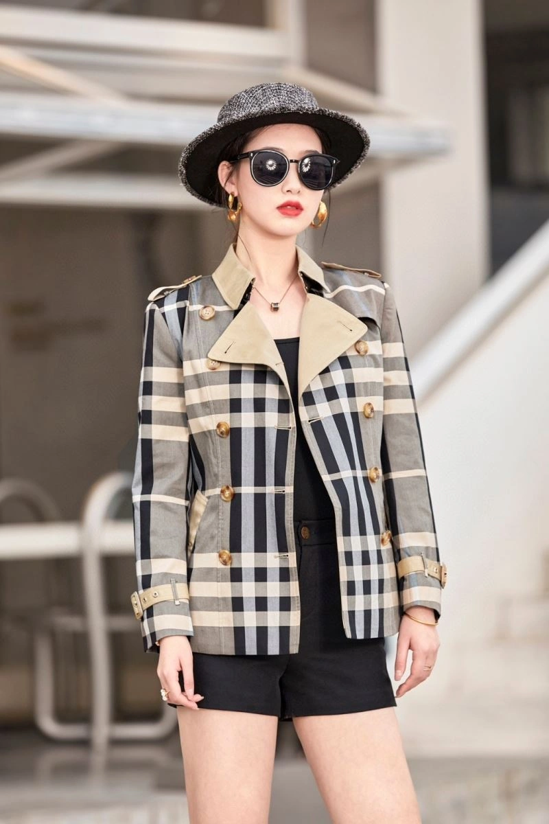 Compact Burberry Outwear 104382