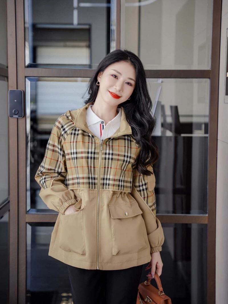 Contemporary Burberry Outwear 104360
