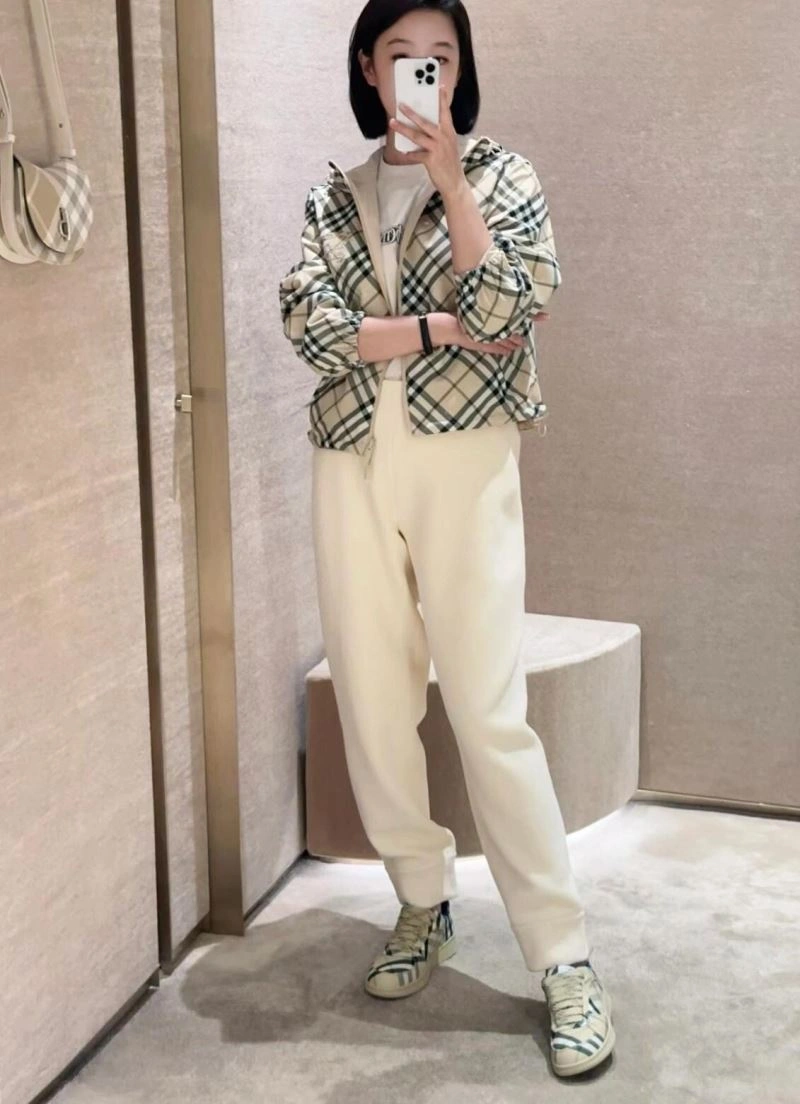 Comfortable Burberry Outwear 104286