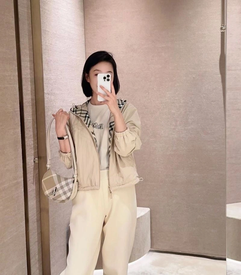 Comfortable Burberry Outwear 104286