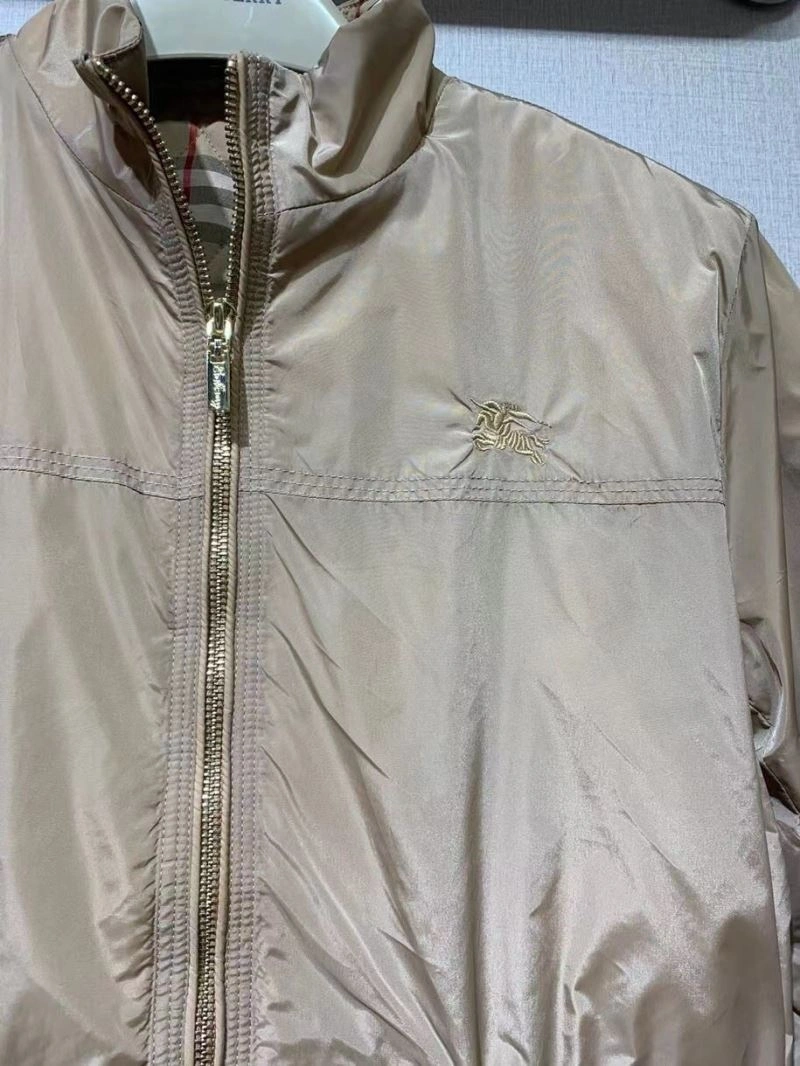 Stylish Burberry Outwear 104321