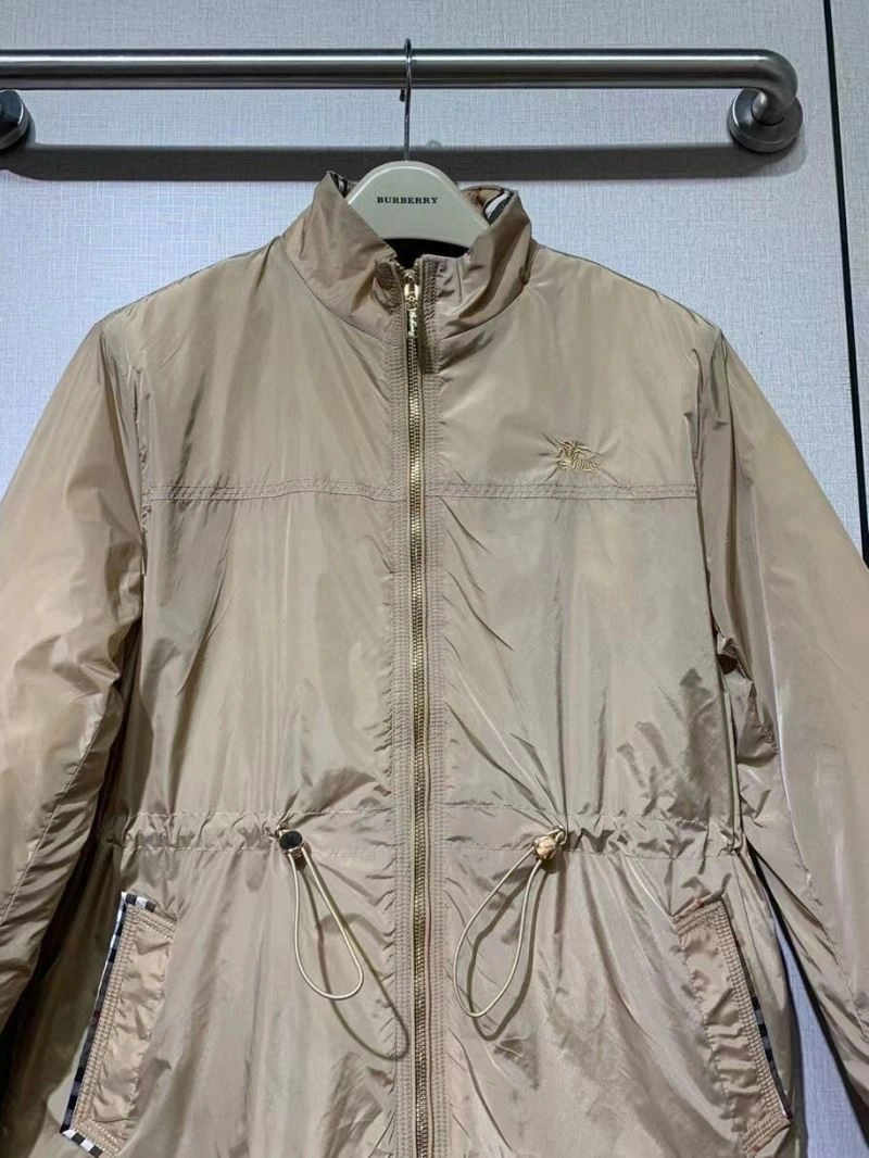Stylish Burberry Outwear 104321