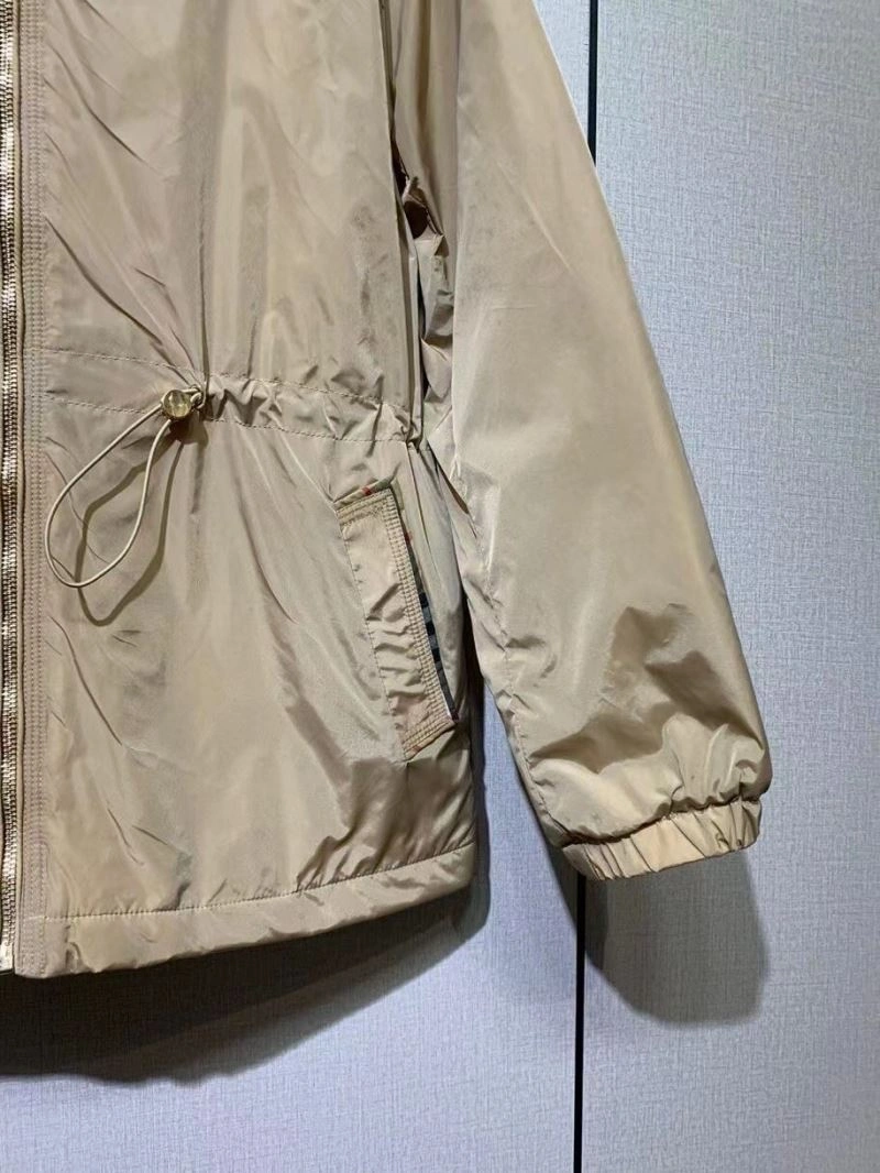 Stylish Burberry Outwear 104321