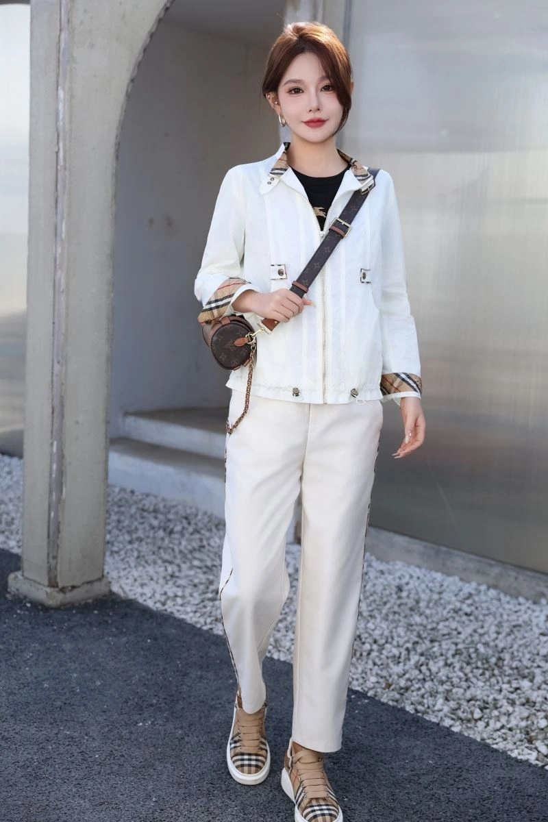 ModernLook Burberry Outwear 104266